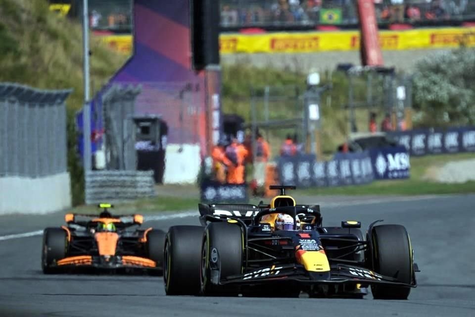 Verstappen tuvo una gran arrancada y superó a Norris.