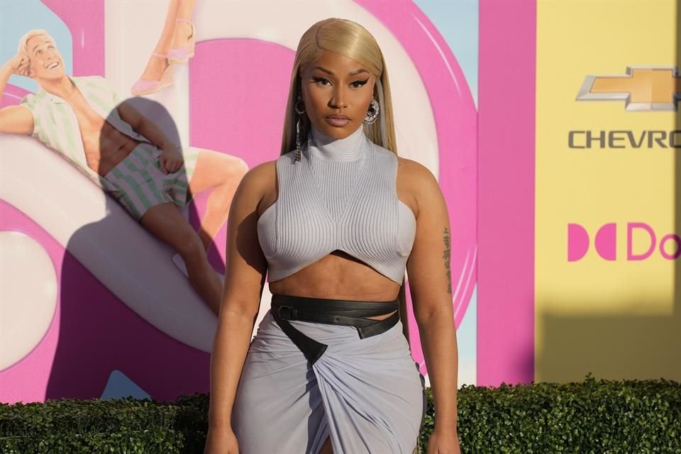 Un fan demandó a Nicki Minaj 'por ridiculizarlo' en público y llamarlo acosador; le pide a la rapera 5 millones de dólares por daños.