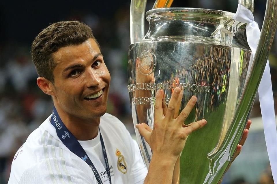 Cristiano Ronaldo, cinco veces ganador de la Champions League y máximo goleador del torneo, recibirá un premio especial de la UEFA.