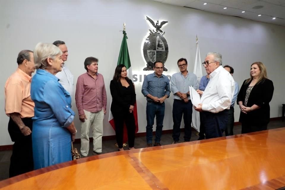 El Gobernador Rocha recibió ayer los perfiles seleccionados por la Coordinación General del Consejo Estatal de Seguridad Pública.