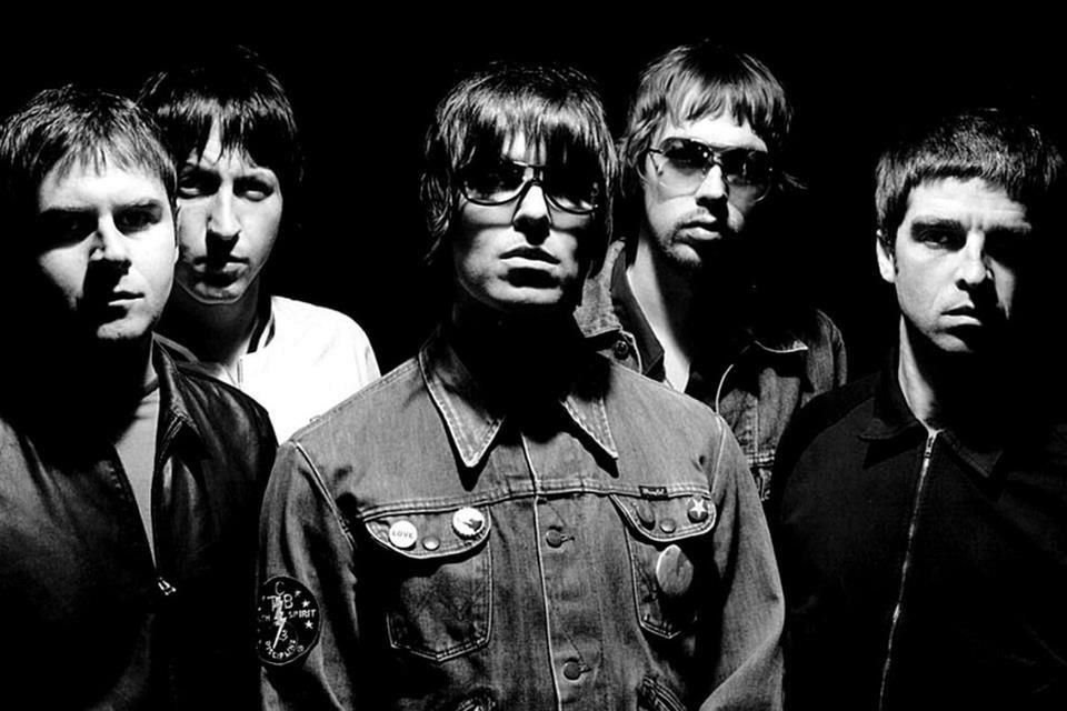 Oasis se formó en 1991 en Manchester, Inglaterra. Pronto se convirtieron en la banda más destacada de un movimiento de los 90 llamado britpop.