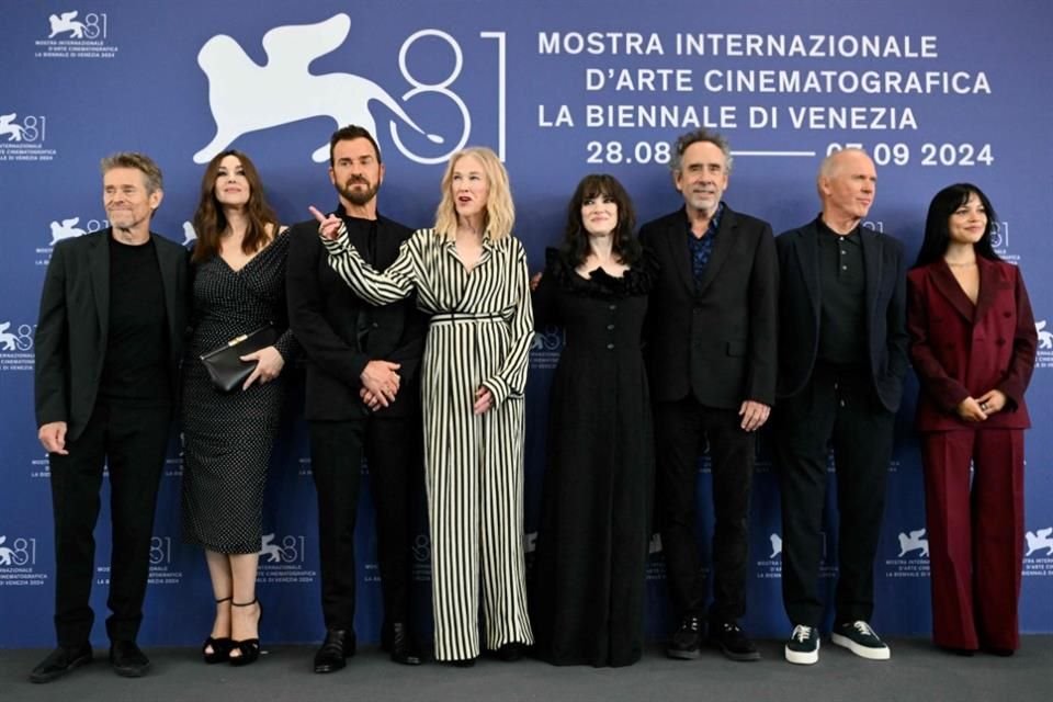 El elenco de 'Beetlejuice 2' y su director Tim Burton ofrecieron una conferencia de prensa antes de estrenar el filme.