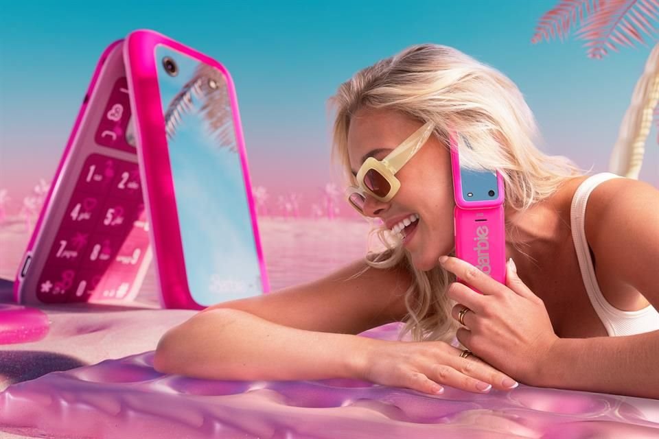 HMD Barbie Phone es un dispositivo básico que pretende seducir a las personas de la Generación Z que buscan un descanso digital.