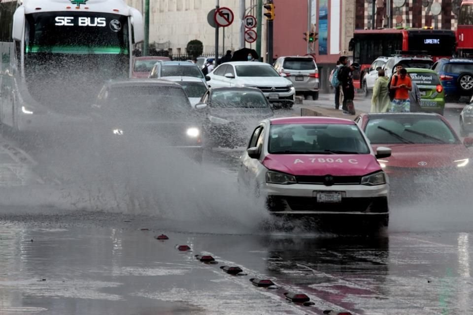 'Se pronostica lluvia de entre 15 y 29 milímetros y caída de granizo entre las 16:00 y las 20:00 horas de este miércoles', informaron.