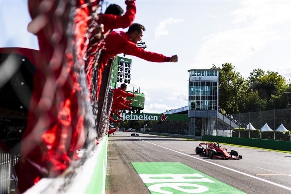 Ferrari llega con todo a casa.