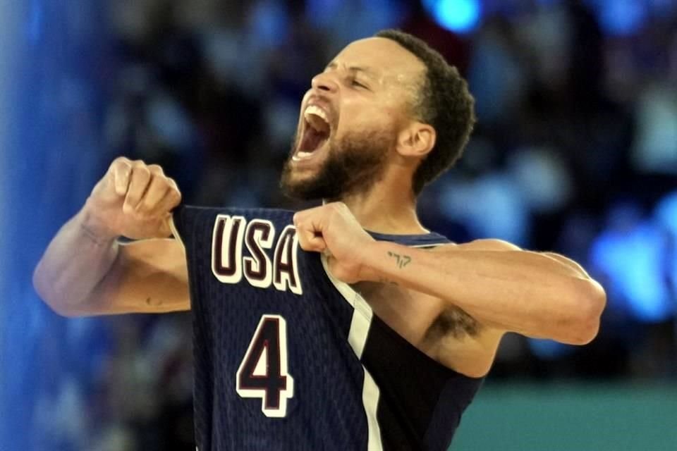 Stephen Curry seguirá con los Warriors.