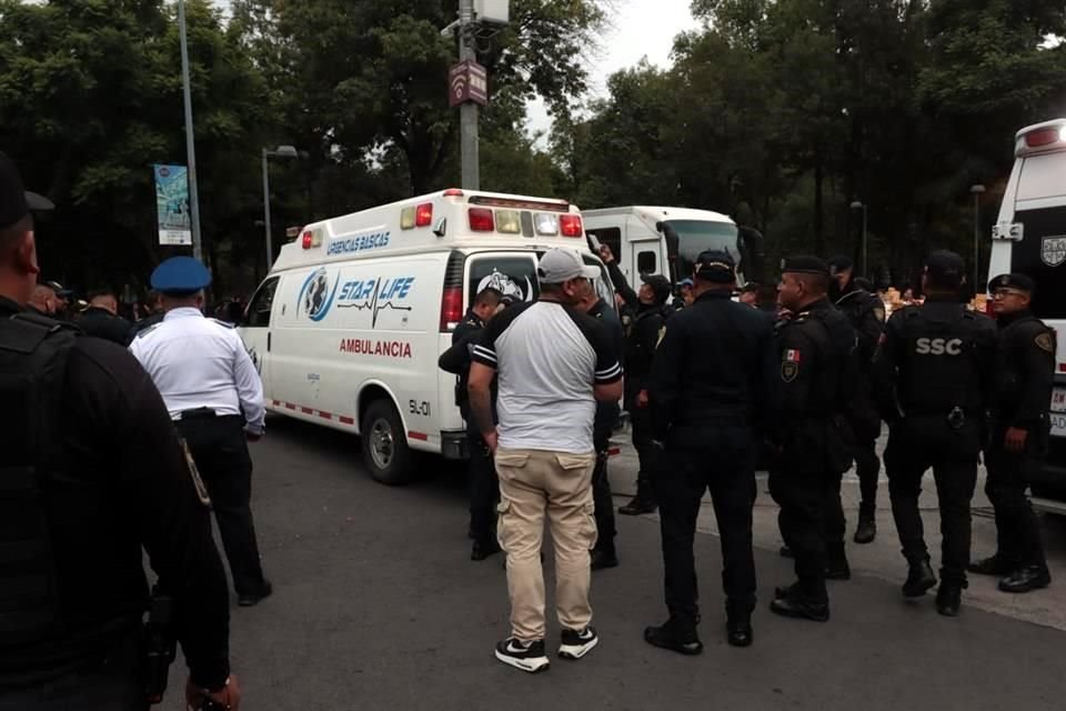 Al llegar a la Alameda, el joven fue atendido por servicios de emergencia.