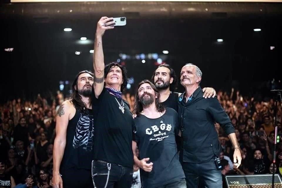 Caifanes apadrinó la celebración número 18 de la Escuela de Música del Rock a la Palabra, perteneciente a la Secretaría de Cultura de la Ciudad de México.