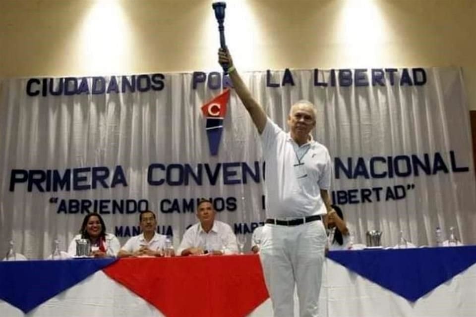 Oscar Sobalvarro durante su presentación como candidato de CxL este miércoles.