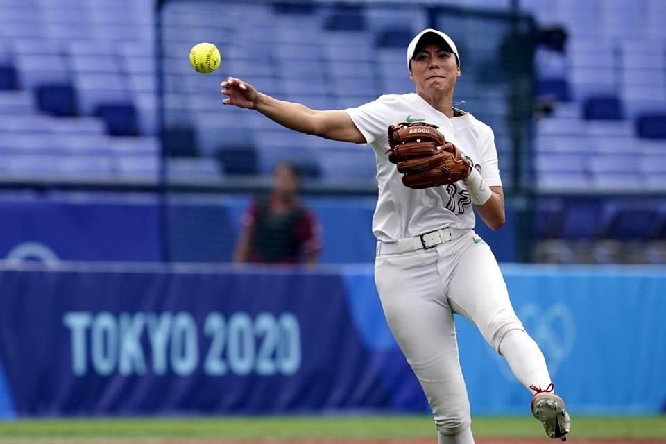 Anissa Urtez fue elegida en el equipo ideal del softbol olímpico.