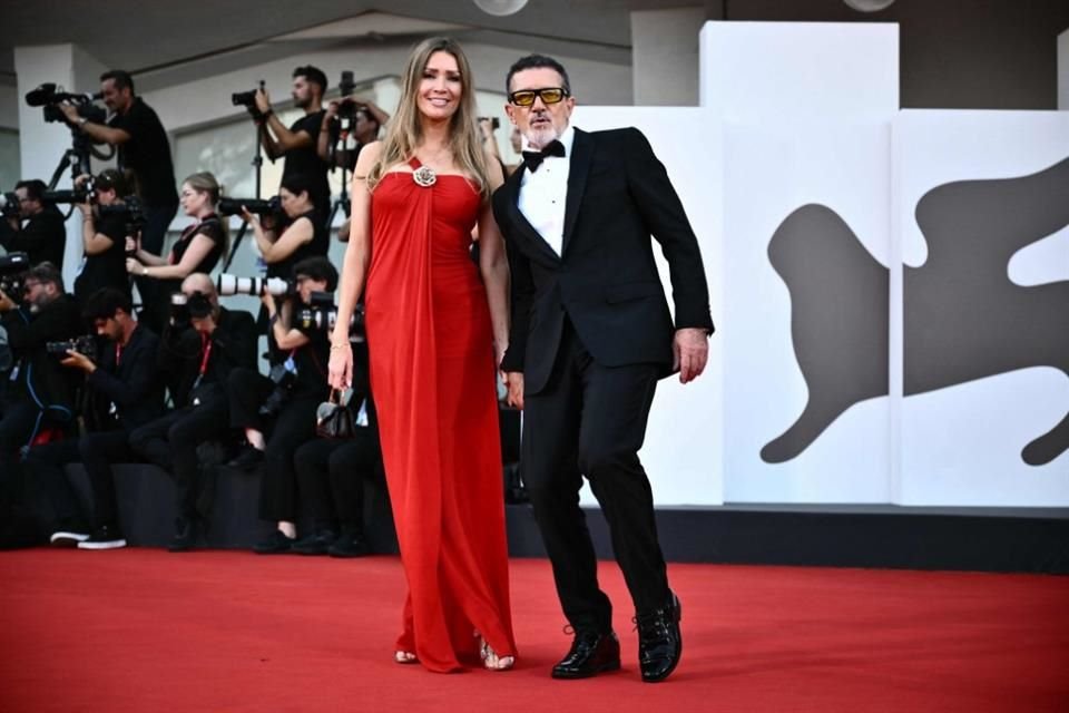 Antonio Banderas, coprotagonista del filme, acudió con su pareja, Nicole Kimpel.