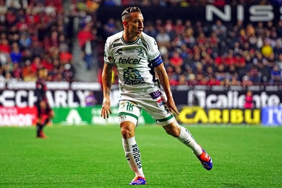 El regreso de Andrés Guardado al futbol mexicano no ha sido del todo bueno.