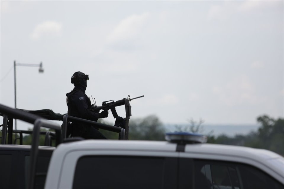 Dos militares resultaron heridos tras la detonación de un explosivo en Municipio de Buenavista, Michoacán, de acuerdo con fuentes estatales.