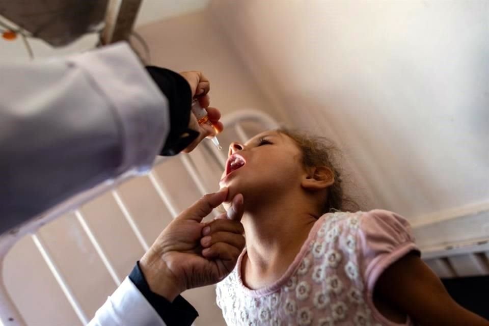 La campaña de vacunación contra la polio comenzó en Gaza, después de que el territorio registrara su primer caso en 25 años.