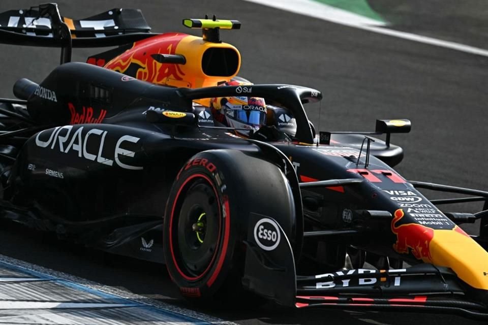 Checo Pérez no sabe por qué el auto ha sufrido con los neumáticos nuevos y espera que se solucione el problema para la carrera en Italia.