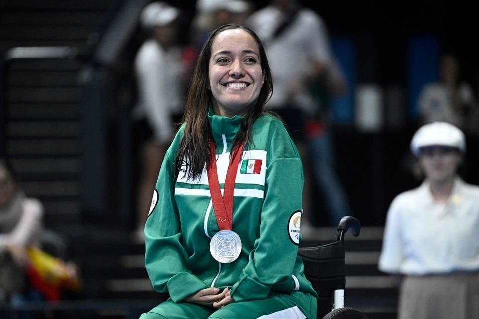 La paranadadora mexicana Haidee Aceves conquistó su segunda medalla de Plata en los Juegos Paralímpicos de París 2024.