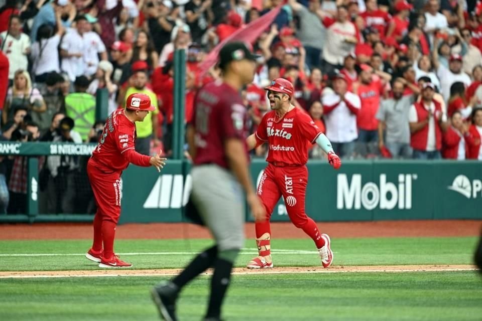 El México superó 8 carreras de déficit para ganar el partido.