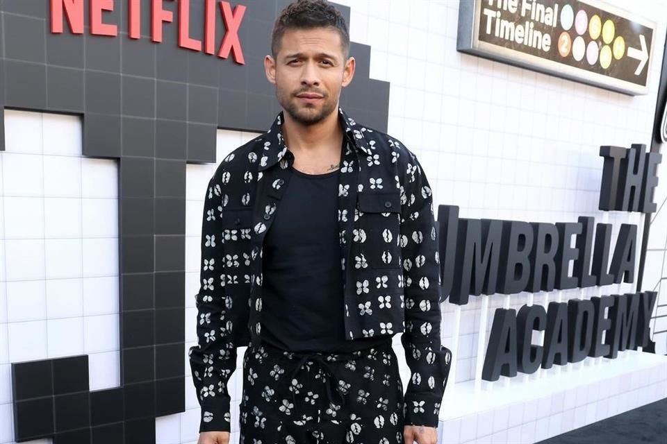 El actor, de 34 años, saltó a la fama gracias a su personaje en Diego Hargreeves 'The Kraken' en 'The Umbrella Academy'.