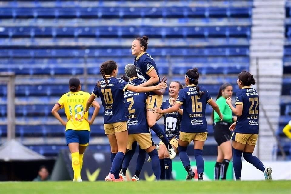 Stephanie Ribeiro metió un gran gol que en ese momento significaba el 2-1 a favor de las universitarias.