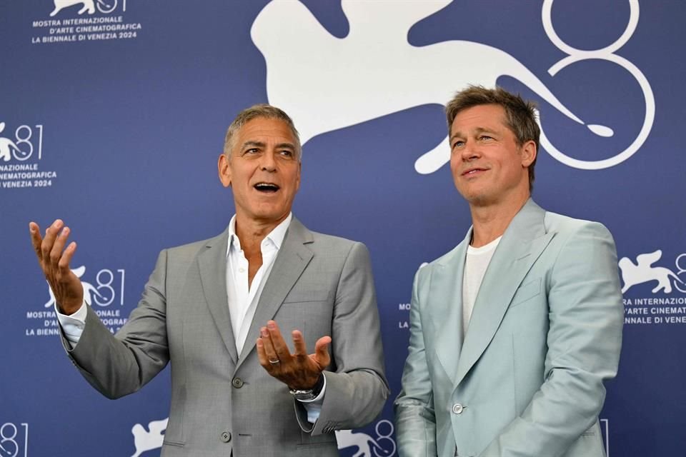 George Clooney y Brad Pitt le concedieron algo de ligereza a la Mostra de Venecia con su comedia 'Wolfs'.