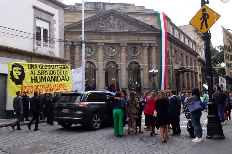 Durante la mañana del domingo se realizó la instalación de la tercera legislatura en el Congreso de la Ciudad de México.