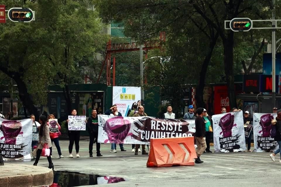 Los inconformes cerraron el paso vehicular en Reforma, a la altura de la Diana Cazadora.