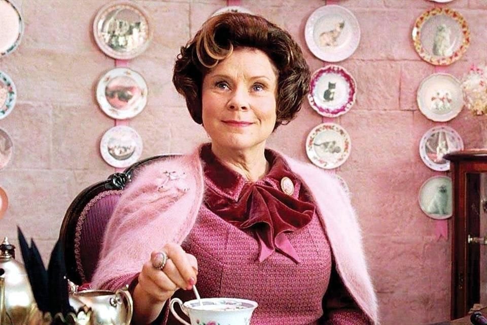 La actriz Imelda Staunton regresará con su papel de la villana Dolores Umbridge para una nueva atracción del 'Mundo Mágico de Harry Potter'.