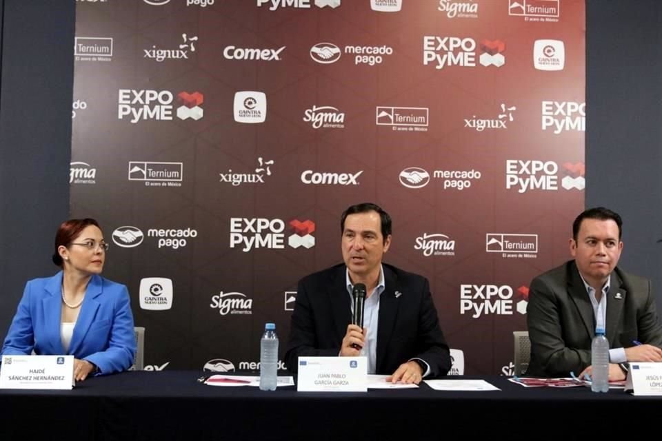 Haidé Sánchez, presidenta de la Comisión Pyme de Caintra, Juan Pablo García Garza, director general de Caintra, y Jesús Francisco López, director de Relaciones Institucionales de Caintra.