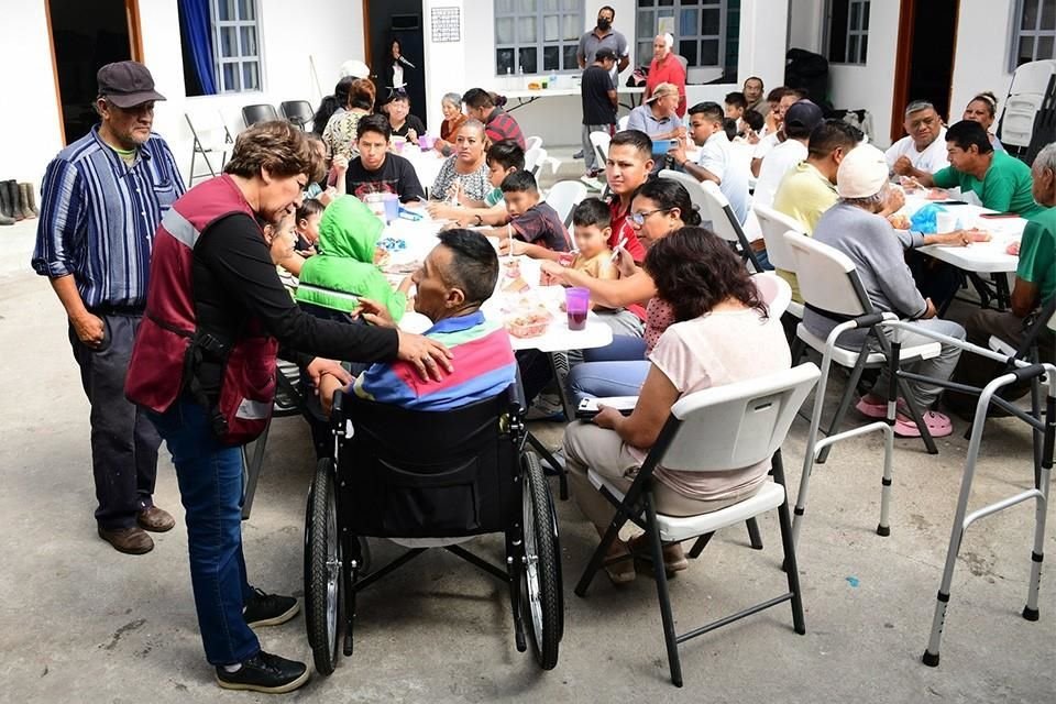 Anuncia Delfina Gómez entrega de enseres en Chalco