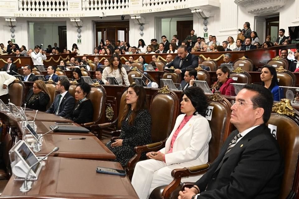 El recinto cuenta con 38 diputadas, mientras que 28 escaños son ocupados por hombres.