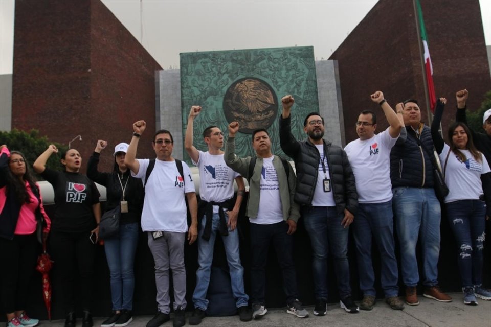 Protesta de trabajadores del PJ en la Cámara de Diputados.