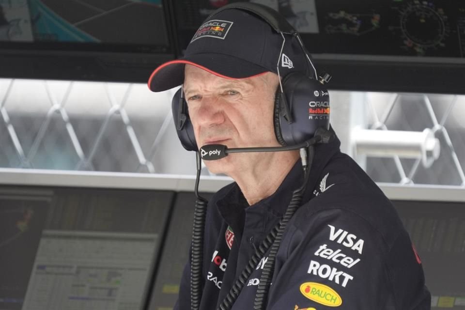 Luego de su exitoso paso por Red Bull, donde fue mente maestra de varios éxitos, Adrian Newey continuaría su carrera en Aston Martin.