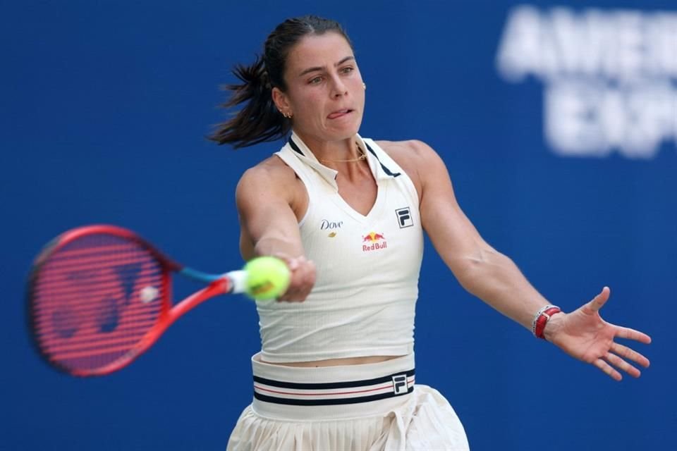 Emma Navarro avanzó por primera vez a una Semifinal de Grand Slam, tras derrotar 6-2 y 7-5 a Paula Badosa en Cuartos de US Open.