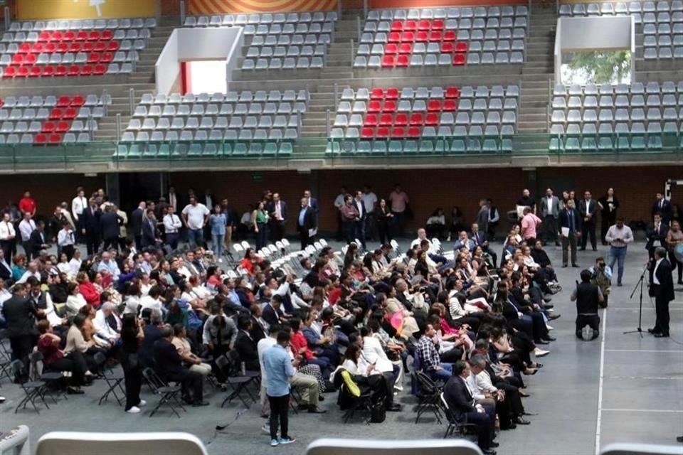 Aspecto de la Sala de Armas, de la Magdalena Mixhuca, donde sesionarán los legisladores de manera alterna.