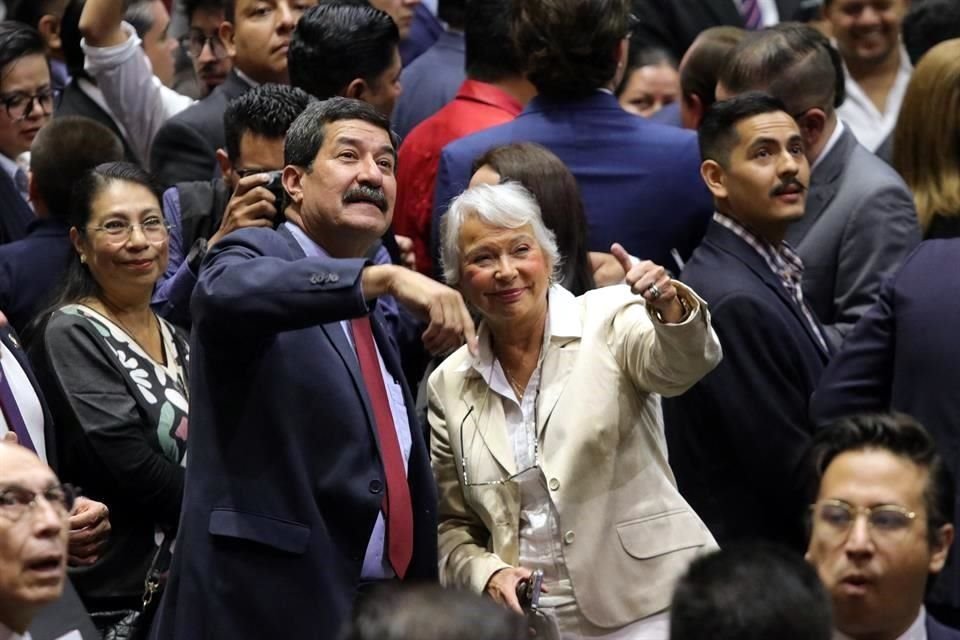 Sánchez Cordero con Javier Corral en la sesión de Congreso General en San Lázaro el pasado 1 de septiembre.