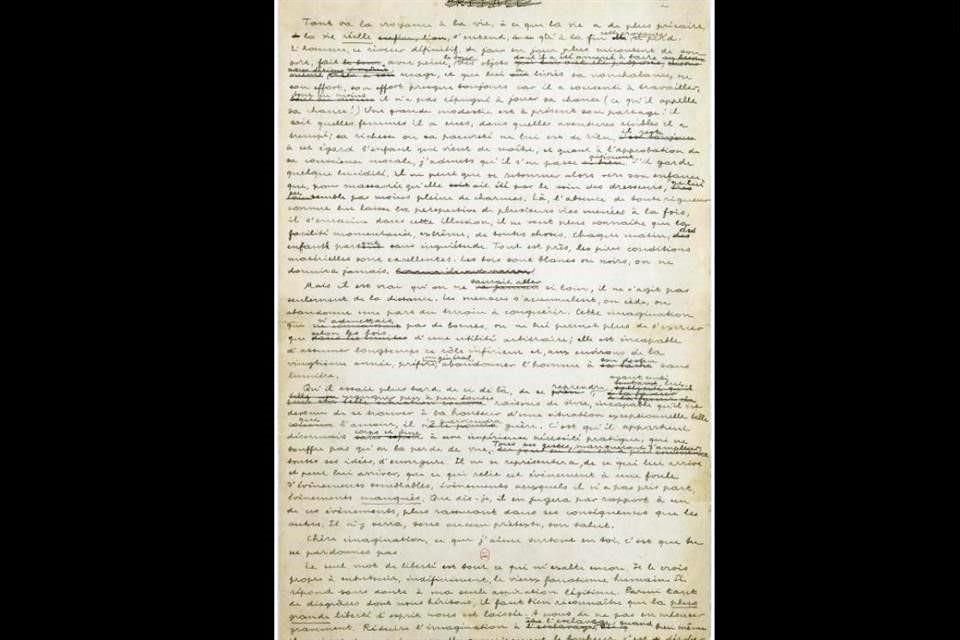 En la muestra se exhiben documentos, como el manuscrito original del 'Manifiesto surrealista' de André Breton.