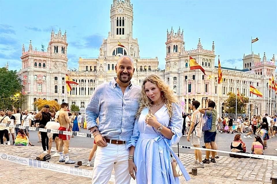 En julio pasado, Manuel Rivera y Zarina fueron a la Fuente de Cibeles, para celebrar el día y lugar del inicio de su noviazgo, hace 22 años.