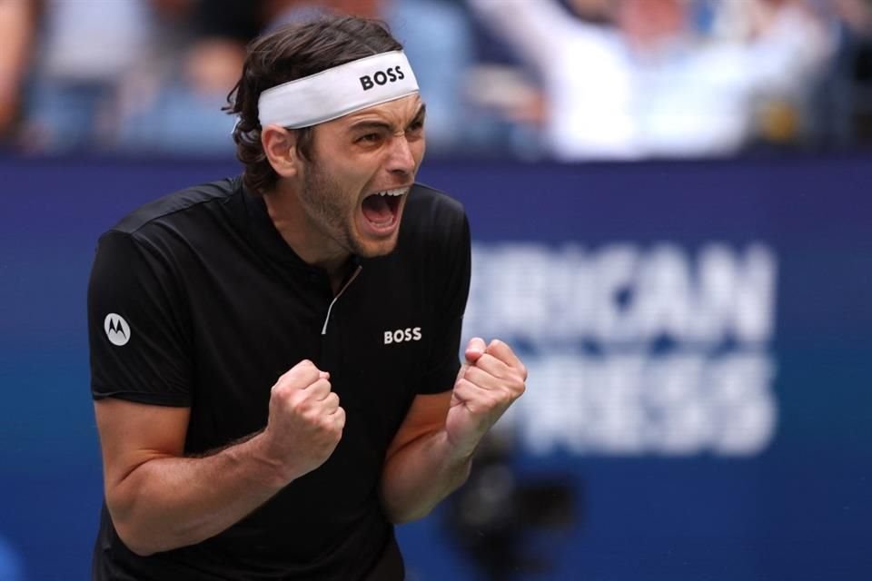 Taylor Fritz se impuso por 7-6(2), 3-6, 6-4 y 7-6(3) a Alexander Zverev y clasificó por primera vez para Semis del Abierto de Estados Unidos.