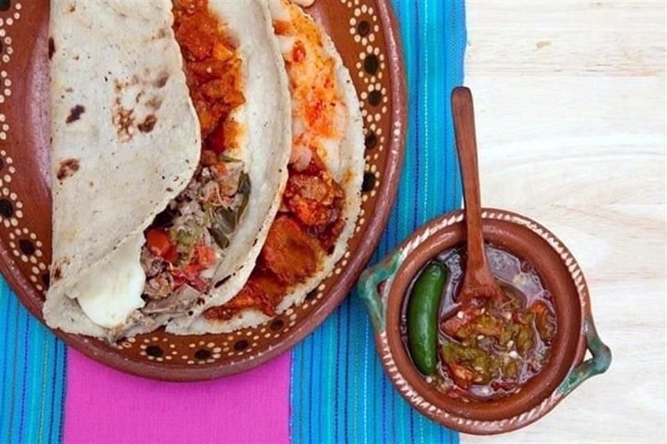 Los tacos de guisado o también llamadas 'Largas', platillo típico del sureste de Guanajuato.