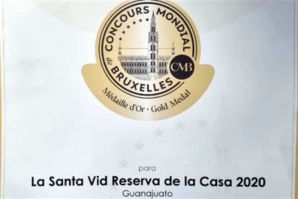 Constancia de la medalla de oro de La Santa Vid Reserva de la Casa 2020.