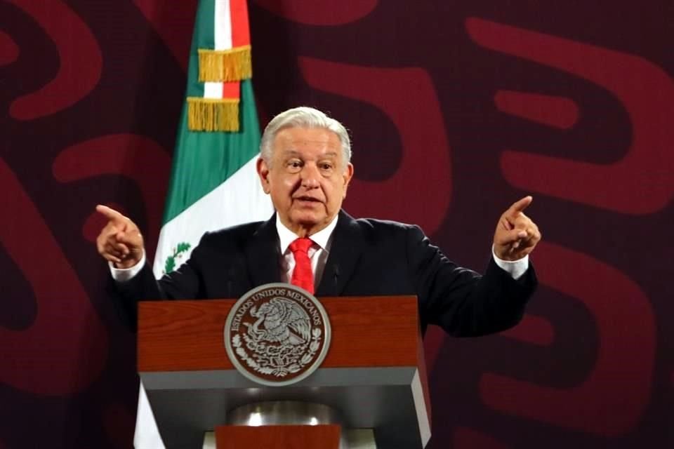 Líderes empresariales están en alerta ante planes de AMLO de reformar Constitución, pues socavan estado de derecho, según Financial Times.