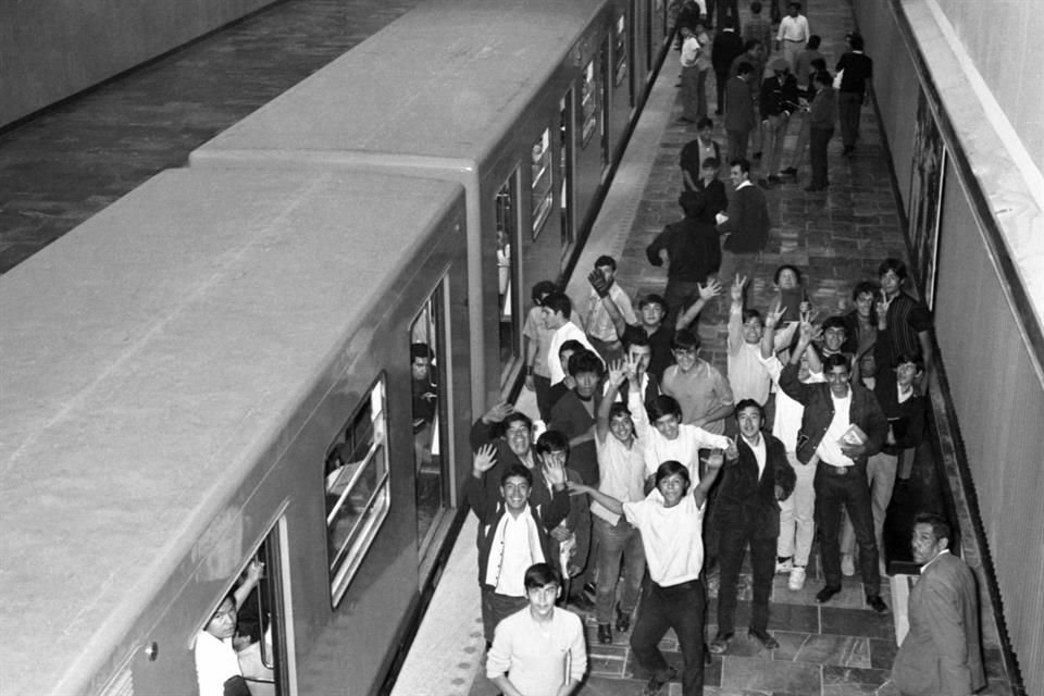 El 4 de septiembre de 1969, el Metro de la Ciudad de México inició en operación con la apertura de la Línea 1, que ese entonces corría de Zaragoza a Chapultepec.