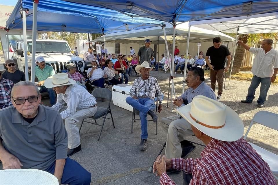 Los productores rechazan la indemnización que el Gobierno les ofrece por las tierras sin trabajar debido al recorte de agua.