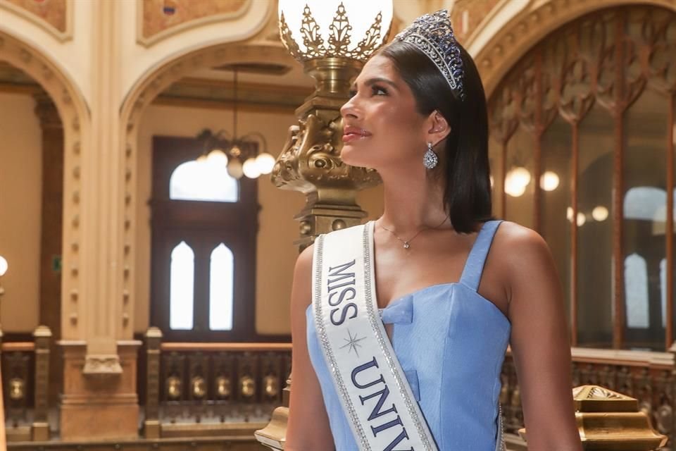 La modelo, activista y productora de 24 años vino a Ciudad de México para dar a conocer los pormenores de la final de Miss Universe 2024, que será el 16 de noviembre en Arena CDMX.