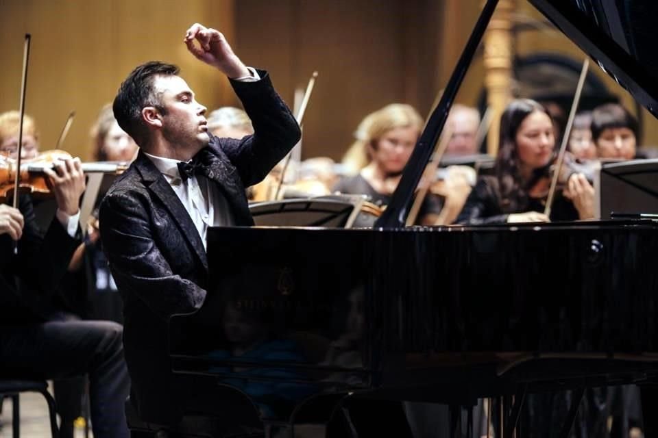 McCarthy, pianista británico, se presenta este domingo en el marco del Festival En Blanco y Negro ¡y de Colores! en el Cenart.