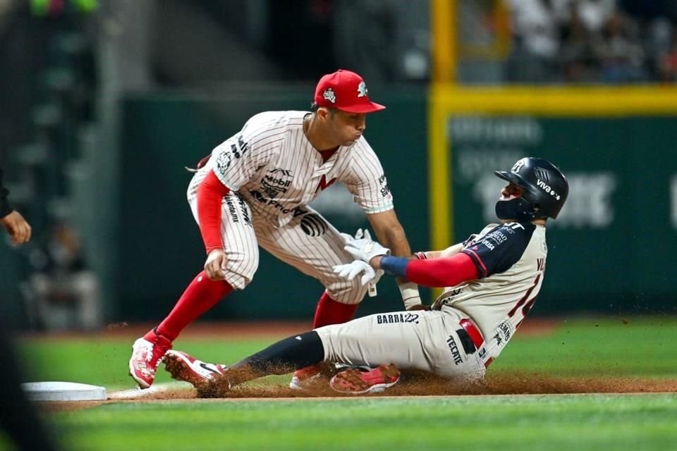 Los Sultanes no pudieron de inicio con la ofensiva escarlata.