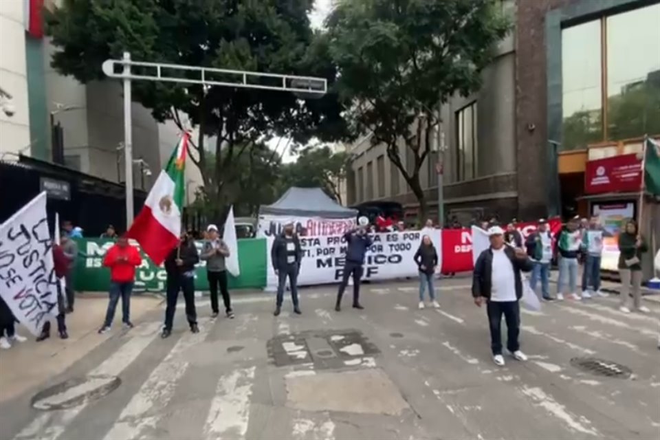 Aspecto del bloqueo en el Senado de la República.