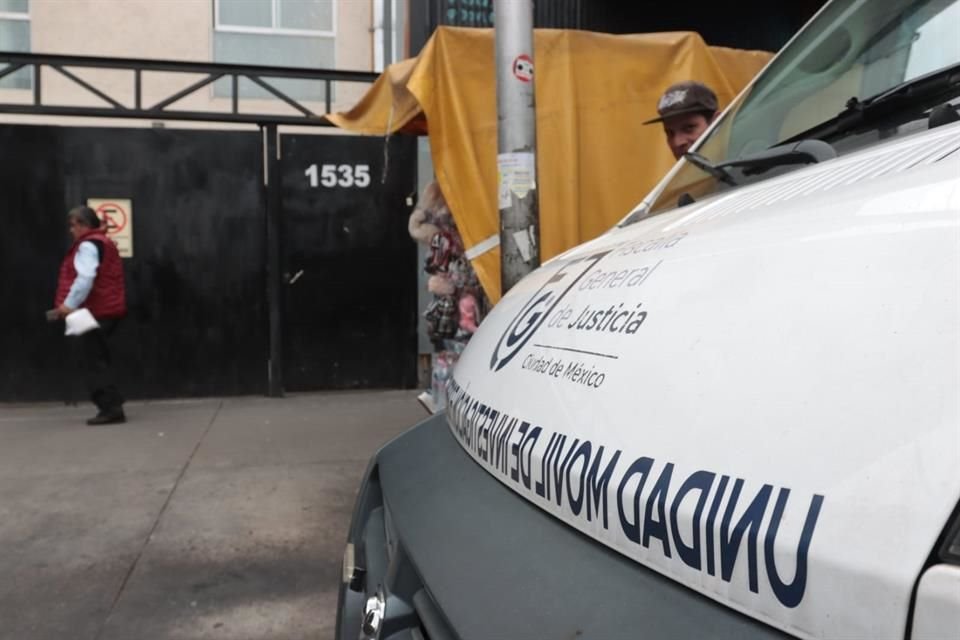 Elementos de la SSC fueron alertados de un conflicto al interior de una vivienda en el conjunto de edificios ubicados en el 1535 de Calzada de Tlalpan, Colonia Portales Sur.