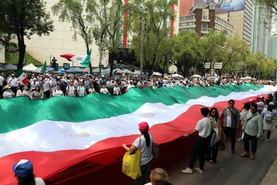 Se prevé que la manifestación se extienda hasta el próximo domingo, cuando en comisiones se analice y apruebe el dictamen recién avalado en Diputados.