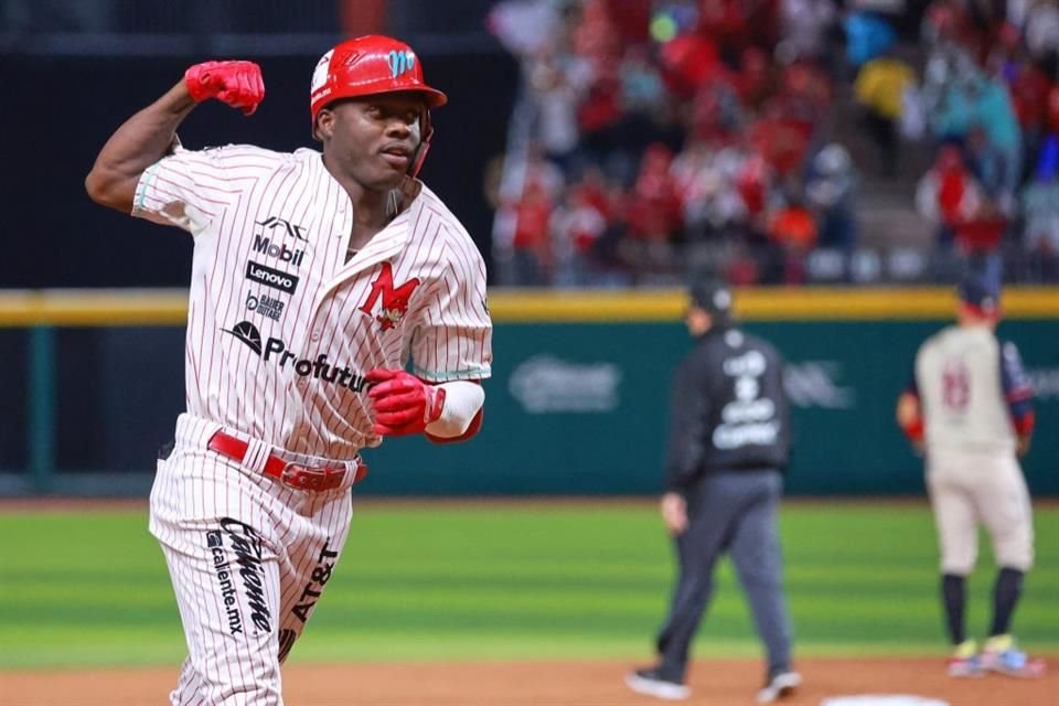 Los Diablos Rojos del México vencieron por paliza de 17-0 a los Sultanes de Monterrey y pusieron 2-0 la Serie del Rey a su favor.